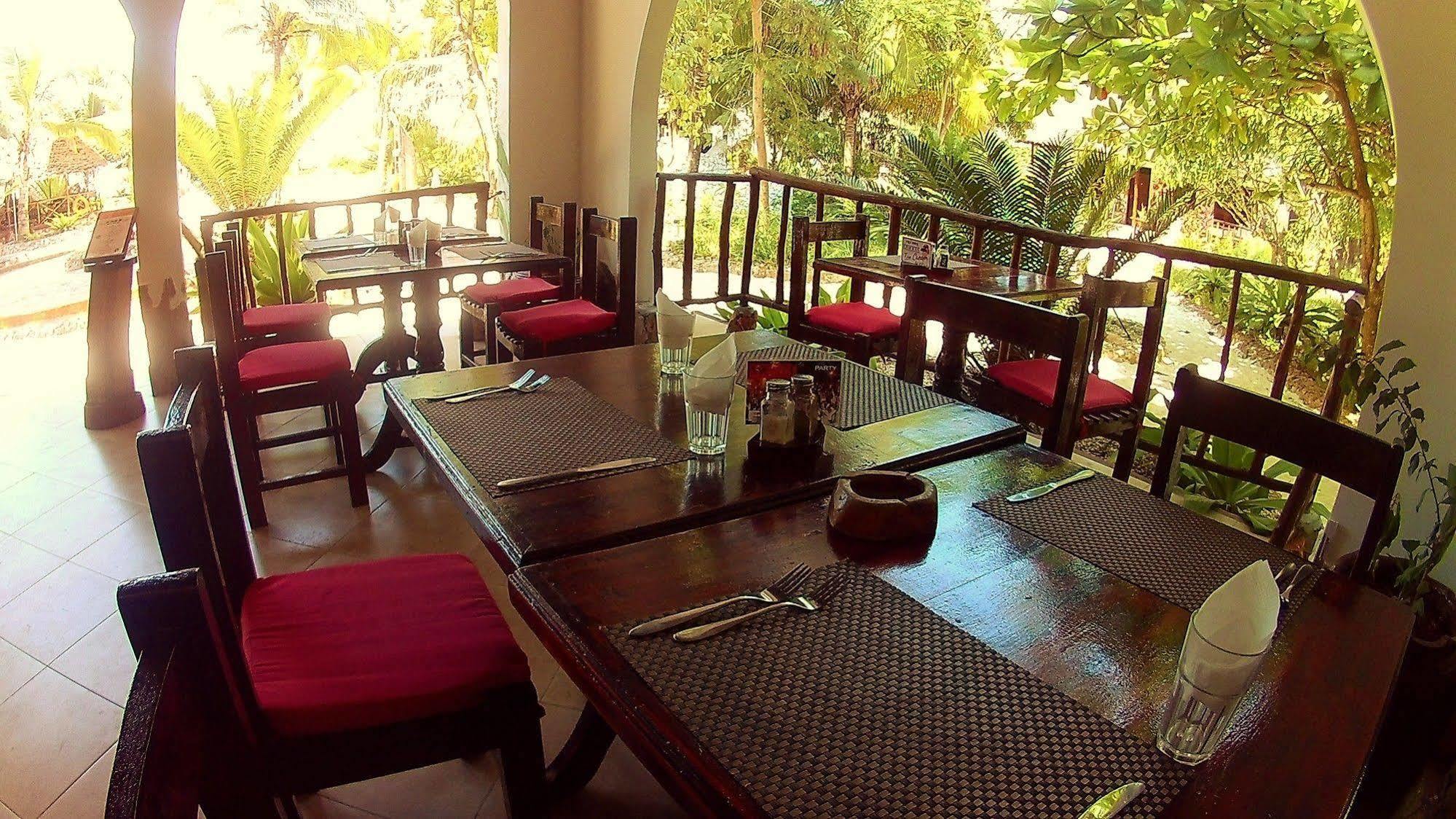 Waikiki Resort Làng Làng Pwani Mchangani Ngoại thất bức ảnh