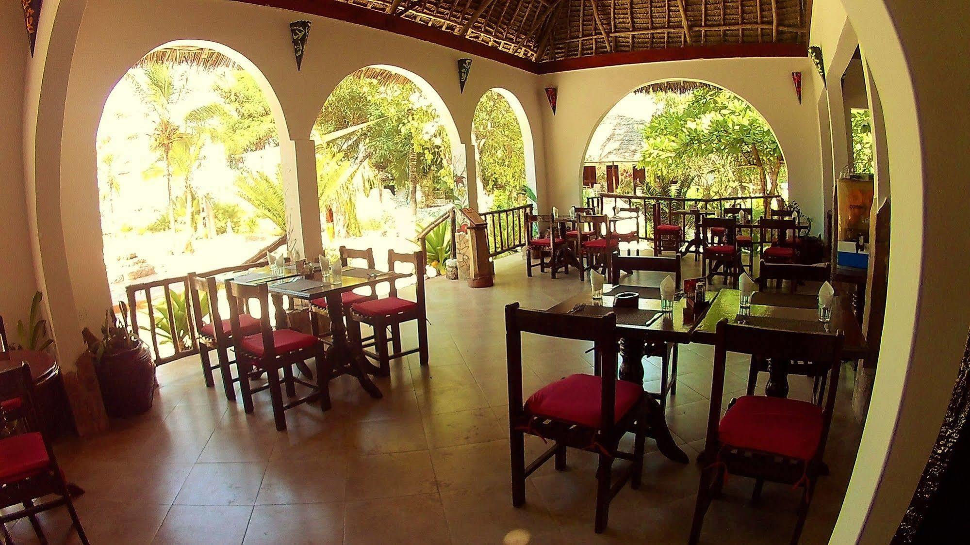 Waikiki Resort Làng Làng Pwani Mchangani Ngoại thất bức ảnh